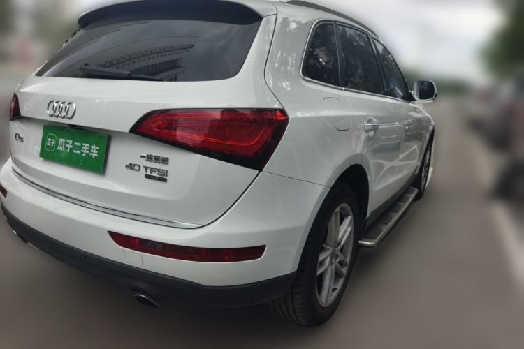 Used Audi Q5 2017 40 TFSI Comfort Model Rear Right 45 Deg