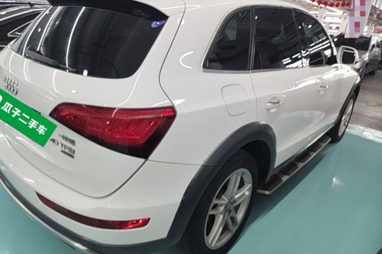 Used Audi Q5 2017 Plus 40 TFSI Technology Model Rear Right 45 Deg