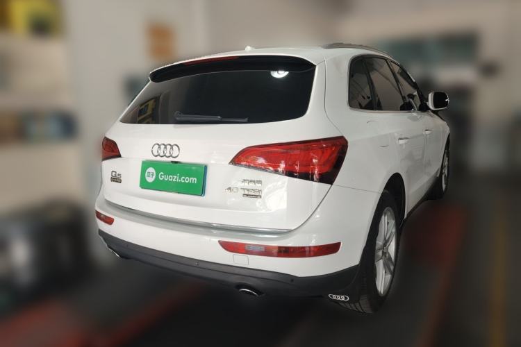 Used Audi Q5 2017 40 TFSI Comfort Model Rear Right 45 Deg