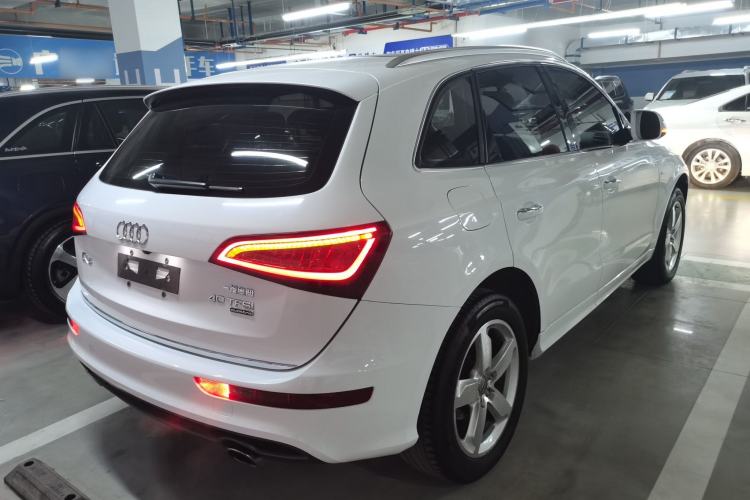 Used Audi Q5 2017 Plus 40 TFSI Ambition Model Rear Right 45 Deg