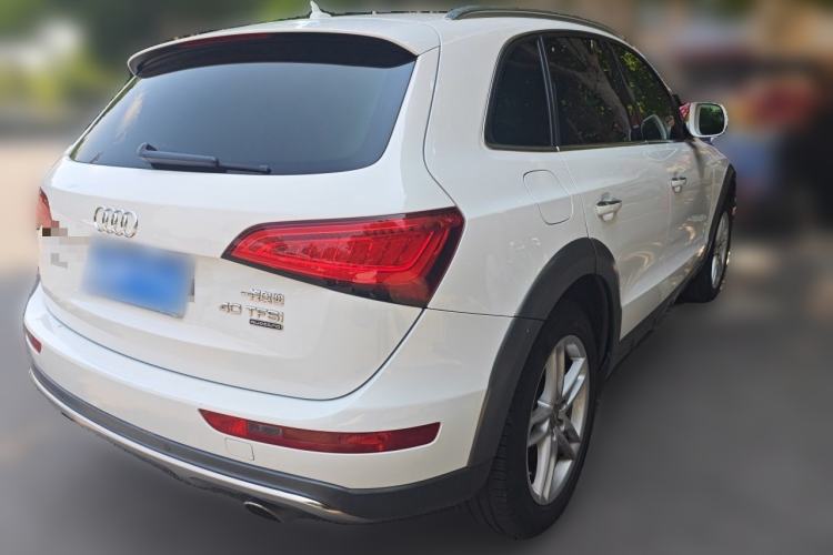 Used Audi Q5 2017 Plus 40 TFSI Comfort Model Rear Right 45 Deg