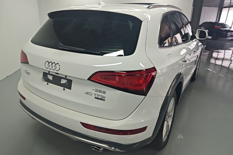 Used Audi Q5 2017 Plus 40 TFSI Technology Model Rear Right 45 Deg