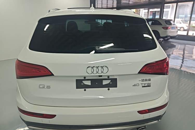 Used Audi Q5 2017 Plus 40 TFSI Technology Model Rear