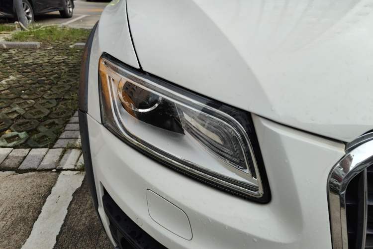 Used Audi Q5 2017 Plus 40 TFSI Technology Model Right Front Headlight