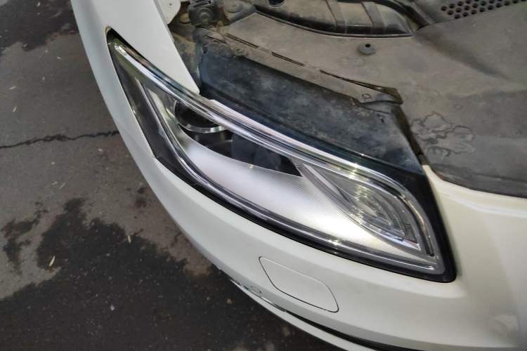 Used Audi Q5 2017 40 TFSI Comfort Model Right Front Headlight
