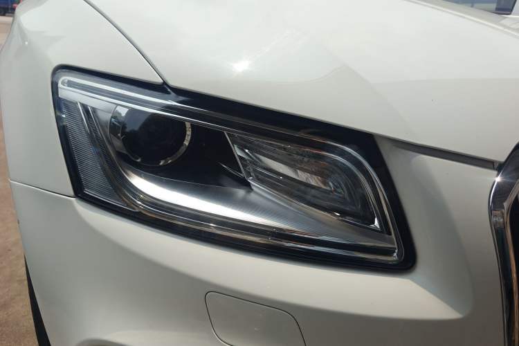 Used Audi Q5 2017 Plus 40 TFSI Ambition Model Right Front Headlight