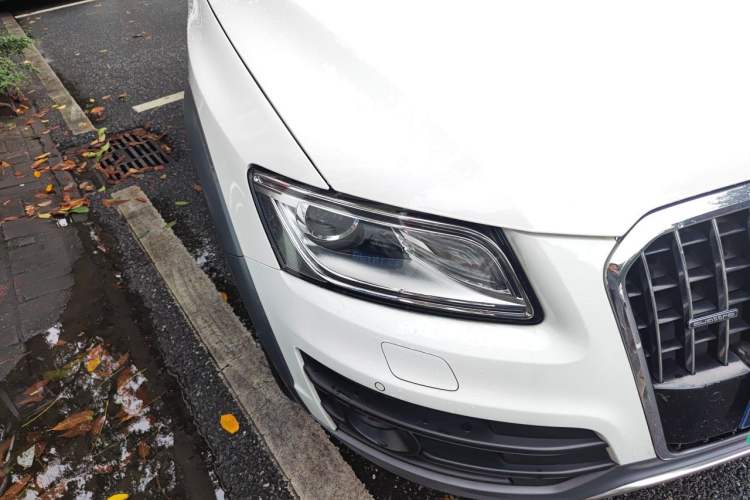 Used Audi Q5 2017 Plus 40 TFSI Technology Model Right Front Headlight