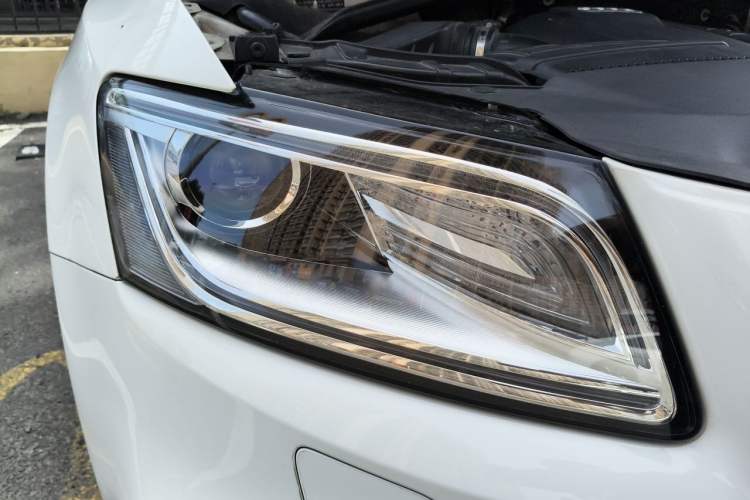 Used Audi Q5 2017 Plus 40 TFSI Ambition Model Right Front Headlight