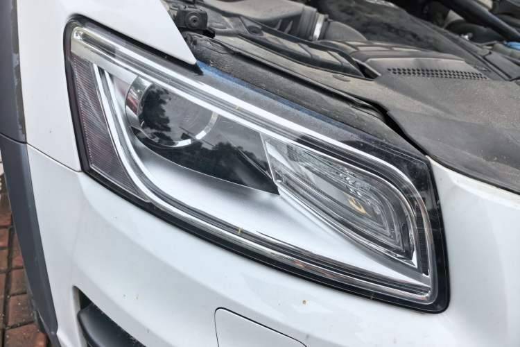 Used Audi Q5 2017 Plus 40 TFSI Technology Model Right Front Headlight