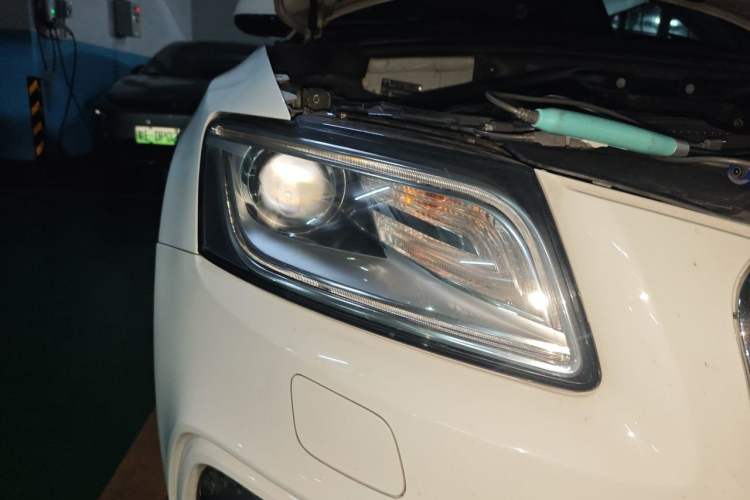 Used Audi Q5 2017 Plus 40 TFSI Technology Model Right Front Headlight