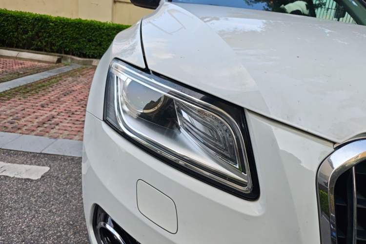 Used Audi Q5 2017 40 TFSI Ambition Edition Right Front Headlight