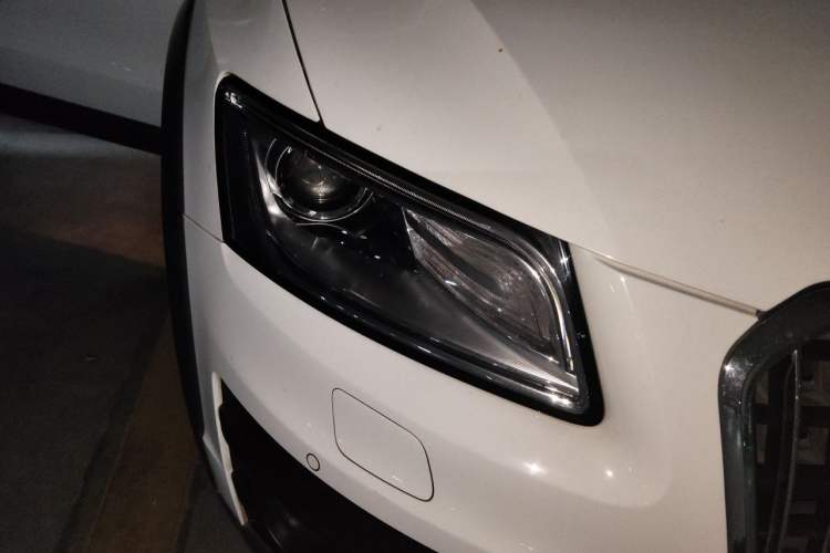 Used Audi Q5 2017 Plus 40 TFSI Technology Model Right Front Headlight