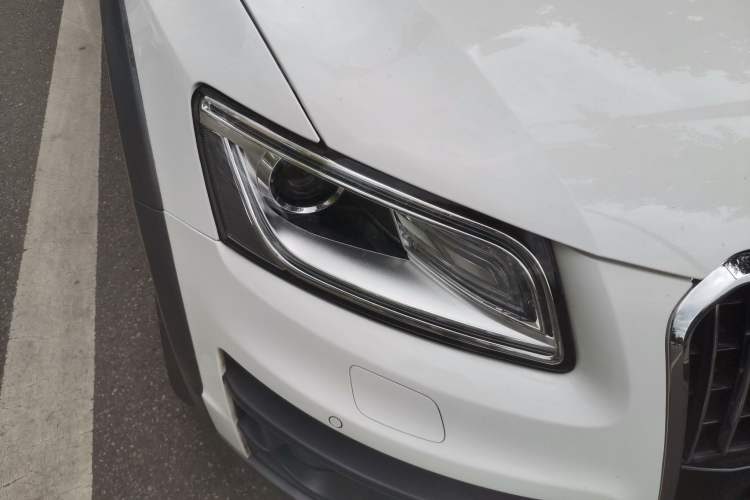 Used Audi Q5 2017 Plus 40 TFSI Technology Model Right Front Headlight