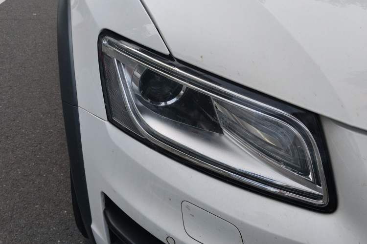 Used Audi Q5 2017 Plus 40 TFSI Technology Model Right Front Headlight