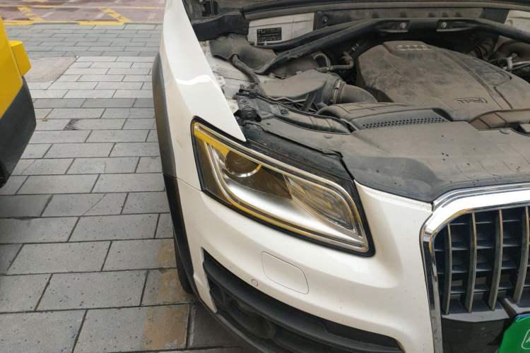Used Audi Q5 2017 Plus 40 TFSI Technology Model Right Front Headlight