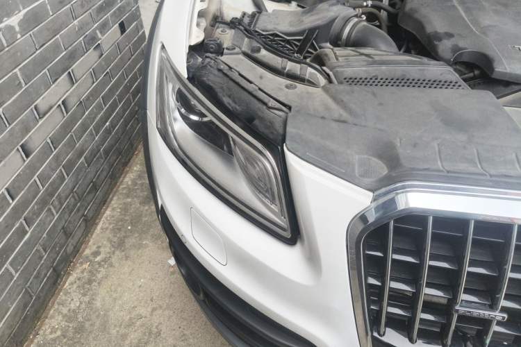 Used Audi Q5 2017 Plus 40 TFSI Technology Model Right Front Headlight