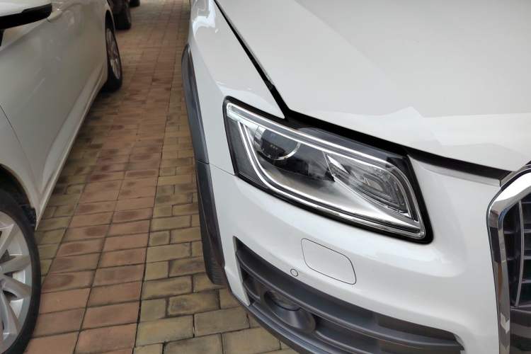 Used Audi Q5 2017 Plus 40 TFSI Technology Model Right Front Headlight