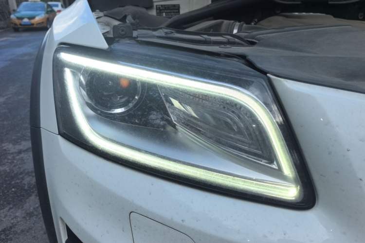 Used Audi Q5 2017 Plus 40 TFSI Technology Model Right Front Headlight