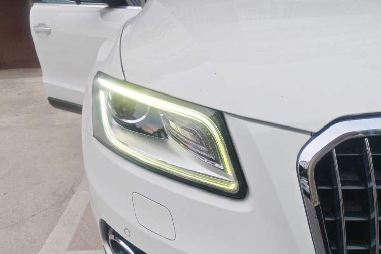 Used Audi Q5 2017 40 TFSI Technology Edition Right Front Headlight