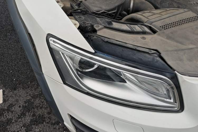 Used Audi Q5 2017 Plus 40 TFSI Technology Model Right Front Headlight