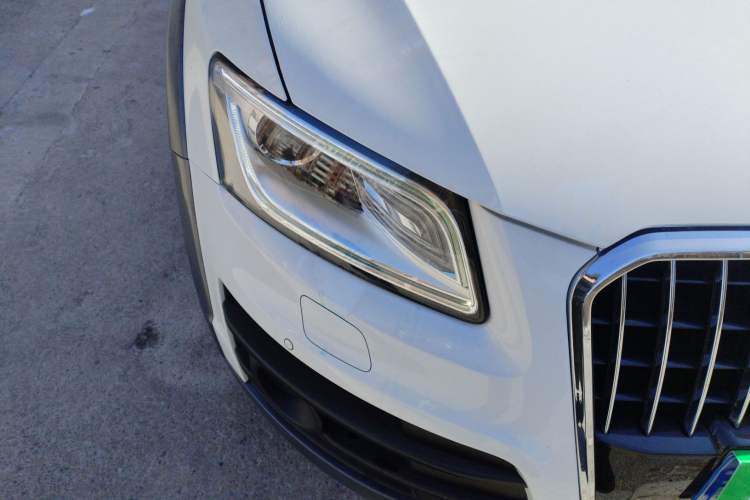 Used Audi Q5 2017 Plus 40 TFSI Technology Model Right Front Headlight