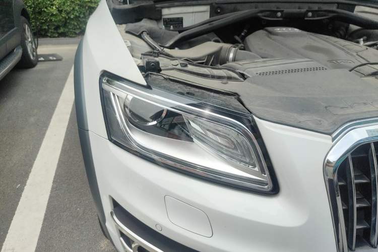 Used Audi Q5 2017 Plus 40 TFSI Technology Model Right Front Headlight