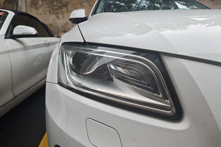 Used Audi Q5 2017 40 TFSI Comfort Model Right Front Headlight