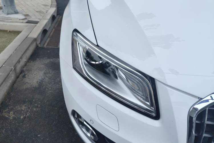 Used Audi Q5 2017 40 TFSI Comfort Model Right Front Headlight