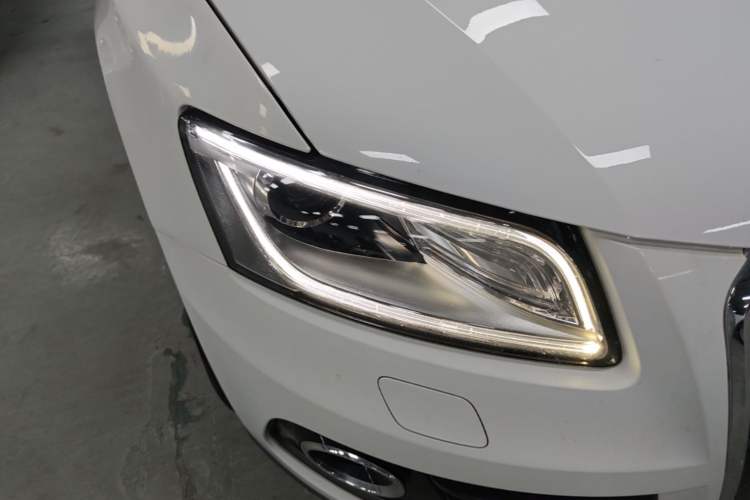 Used Audi Q5 2017 40 TFSI Ambition Edition Right Front Headlight