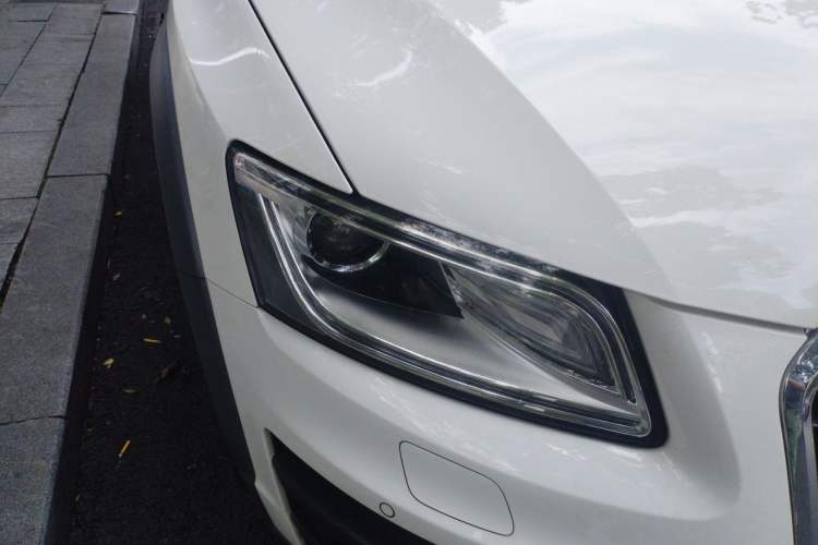 Used Audi Q5 2017 Plus 40 TFSI Comfort Model Right Front Headlight
