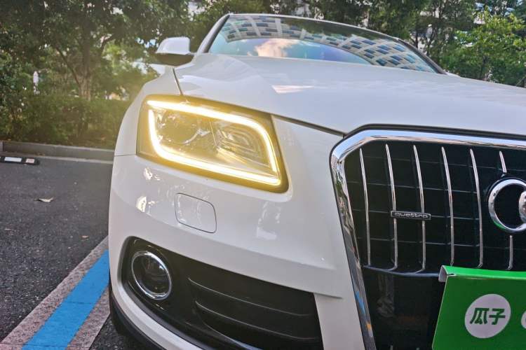 Used Audi Q5 2017 40 TFSI Ambition Edition Right Front Headlight