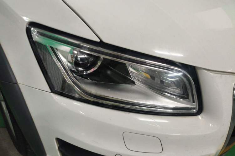 Used Audi Q5 2017 Plus 40 TFSI Technology Model Right Front Headlight