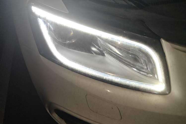 Used Audi Q5 2017 40 TFSI Ambition Edition Right Front Headlight