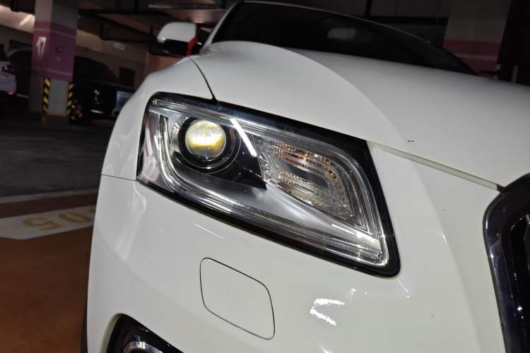 Used Audi Q5 2017 40 TFSI Ambition Edition Right Front Headlight
