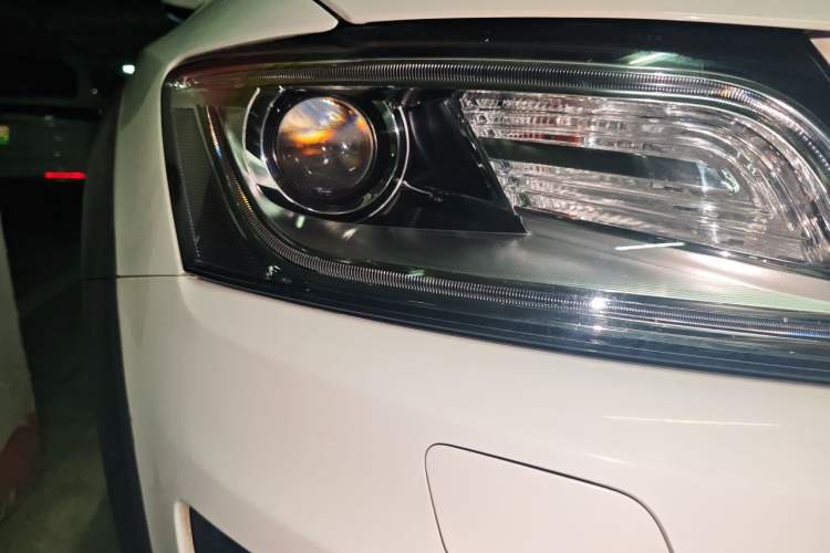 Used Audi Q5 2017 40 TFSI Luxury Model Right Front Headlight