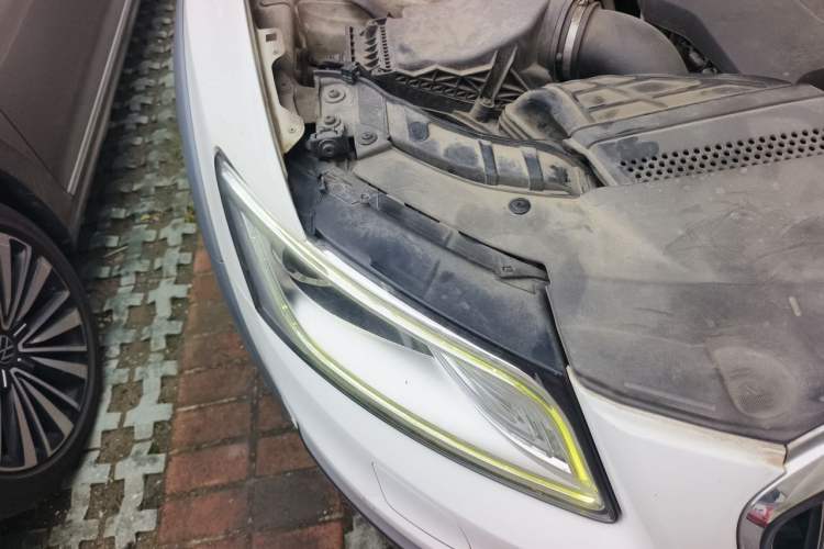 Used Audi Q5 2017 Plus 40 TFSI Technology Model Right Front Headlight