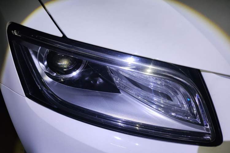 Used Audi Q5 2017 Plus 40 TFSI Ambition Model Right Front Headlight