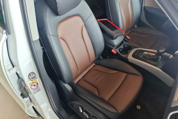 Used Audi Q5 2017 40 TFSI Ambition Edition Right Front Seat