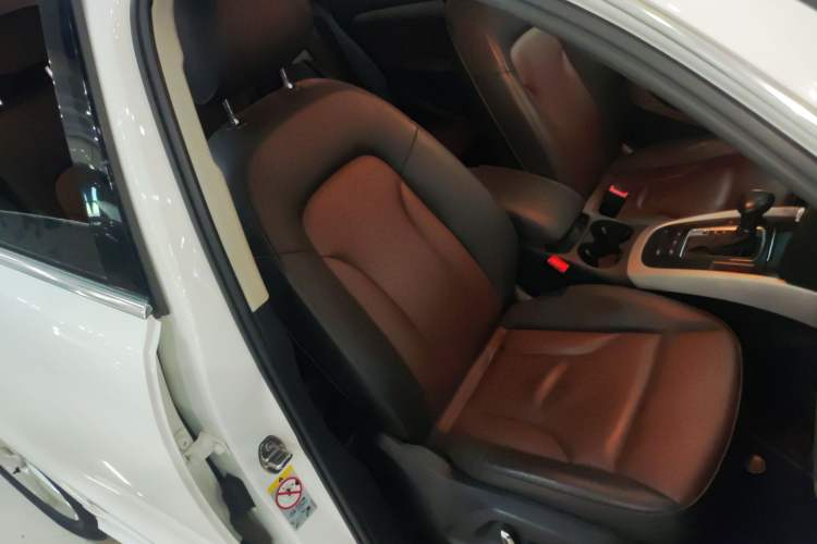 Used Audi Q5 2017 Plus 40 TFSI Ambition Model Right Front Seat