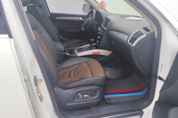 Used Audi Q5 2017 40 TFSI Ambition Edition Right Front Seat