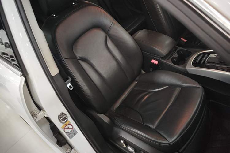 Used Audi Q5 2017 40 TFSI Technology Edition Right Front Seat