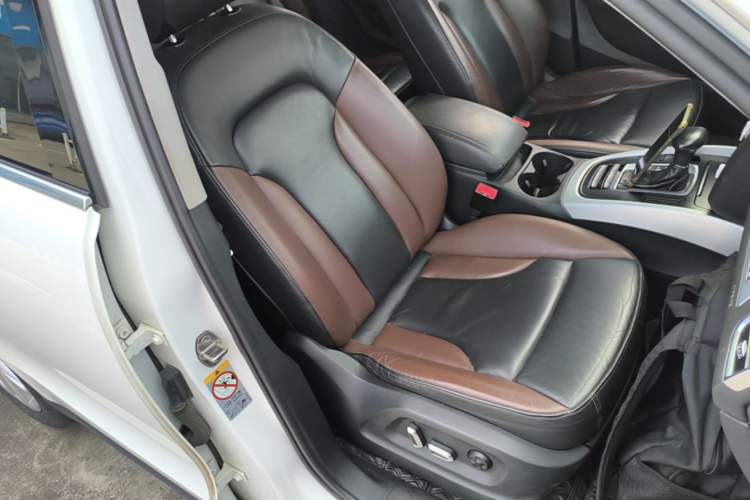 Used Audi Q5 2017 40 TFSI Technology Edition Right Front Seat