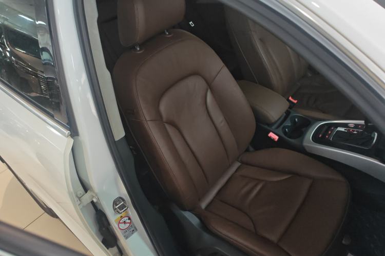 Used Audi Q5 2017 40 TFSI Technology Edition Right Front Seat