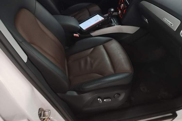 Used Audi Q5 2017 Plus 40 TFSI Ambition Model Right Front Seat