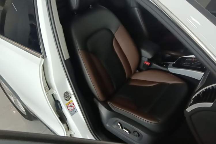 Used Audi Q5 2017 Plus 40 TFSI Technology Model Right Front Seat