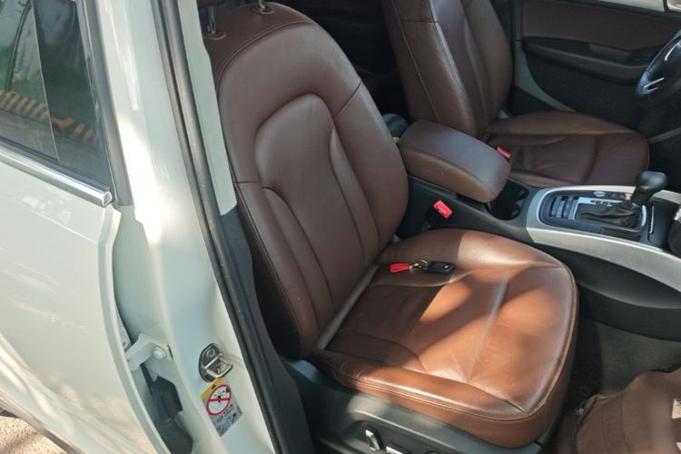 Used Audi Q5 2017 40 TFSI Technology Edition Right Front Seat