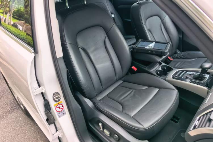 Used Audi Q5 2017 40 TFSI Ambition Edition Right Front Seat
