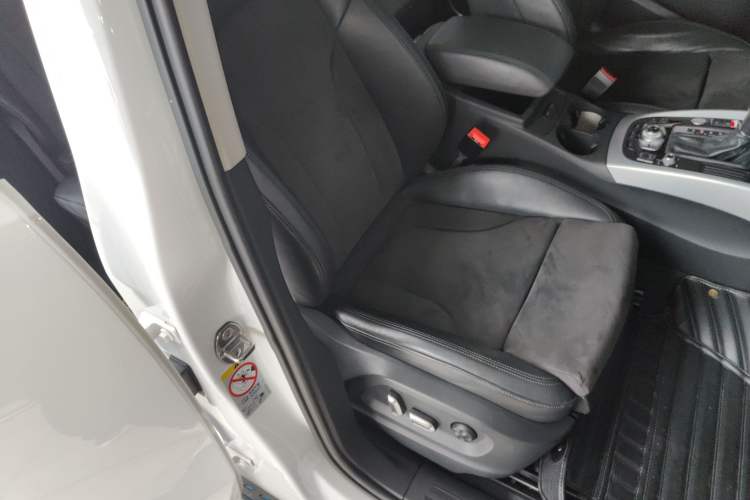 Used Audi Q5 2017 40 TFSI Dynamic Edition Right Front Seat
