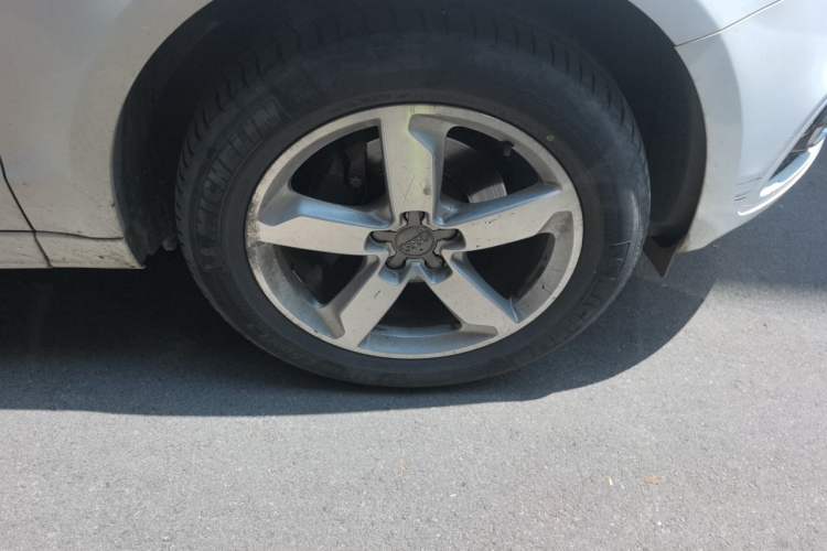 Used Audi Q5 2017 Plus 40 TFSI Ambition Model Right Front Wheel Hub