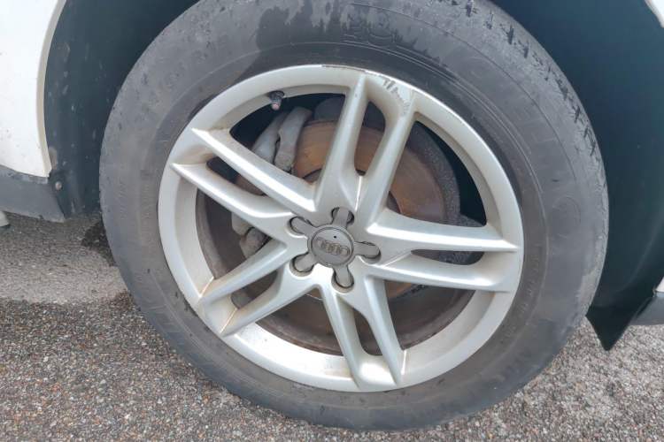 Used Audi Q5 2017 40 TFSI Technology Edition Right Front Wheel Hub